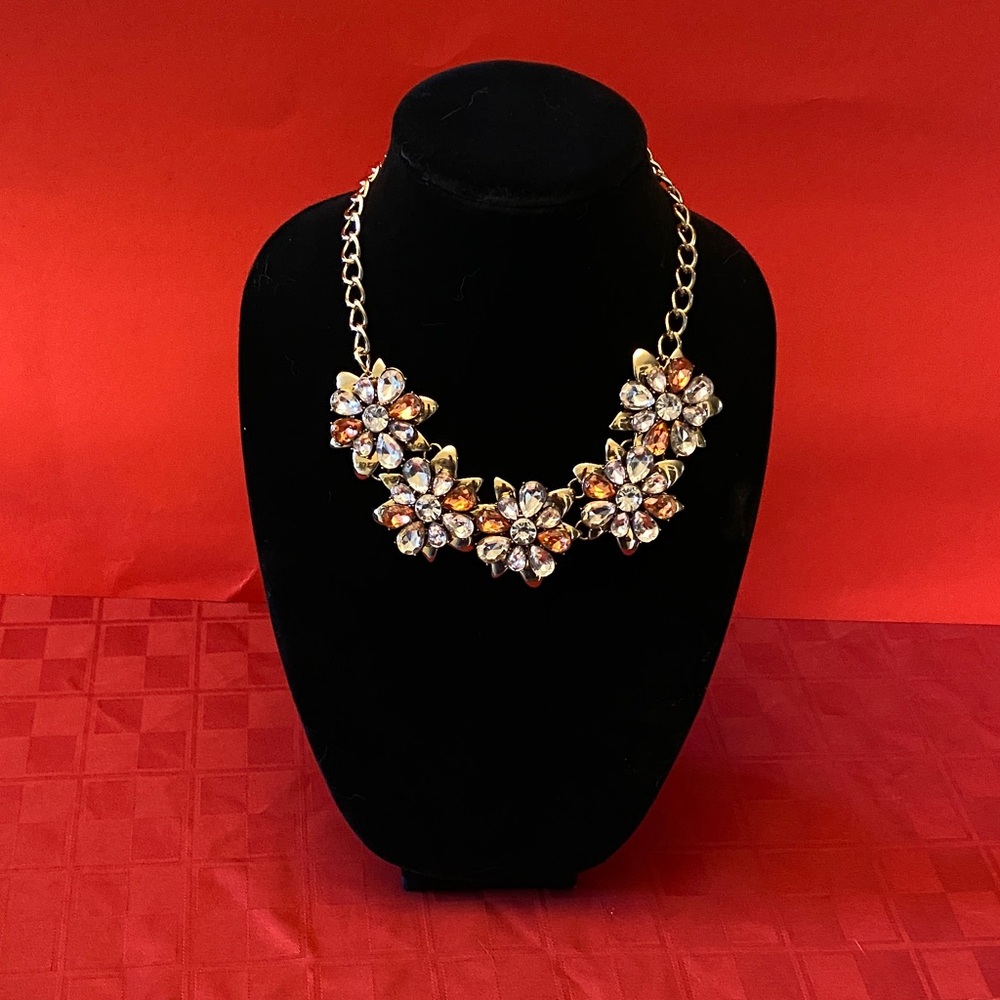 Vintage Baublebar Sugarfix rhinestone pink and gold tone flower necklace